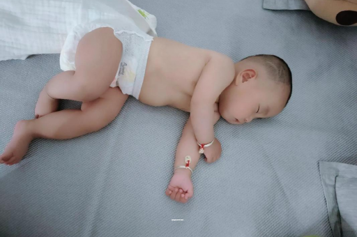 海东4个月宝宝特点